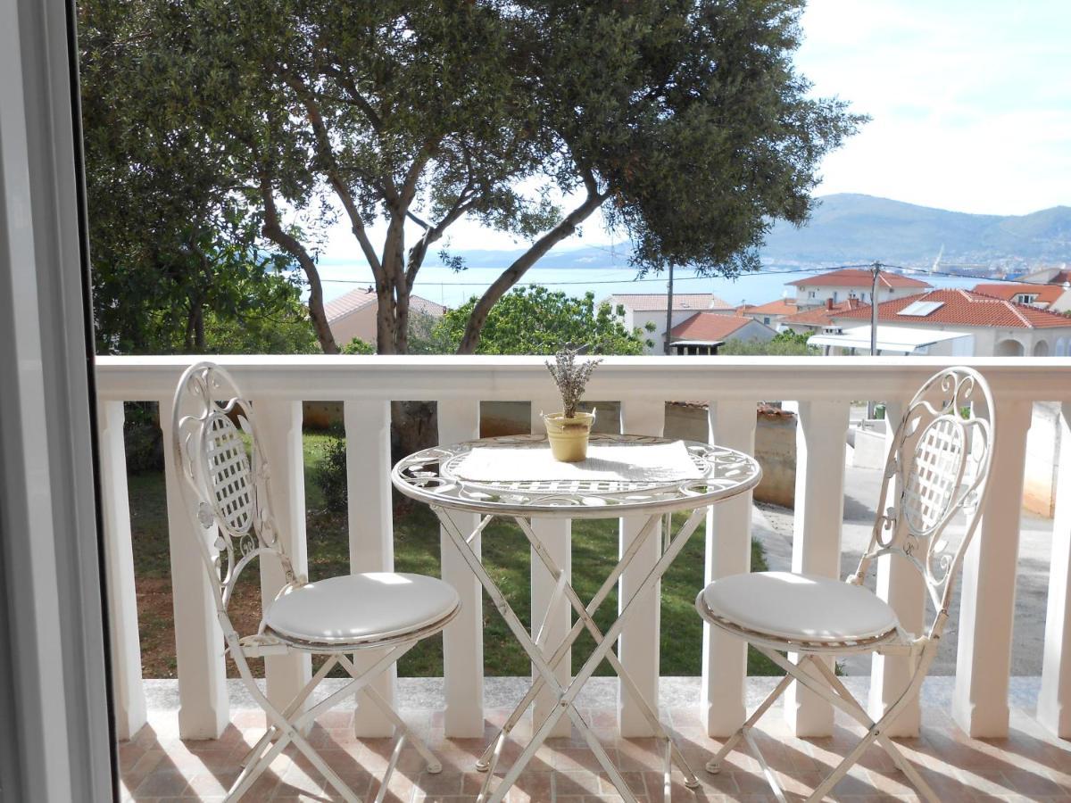 טרוגיר Apartments With A Parking Space Okrug Gornji, Ciovo - 13859 מראה חיצוני תמונה