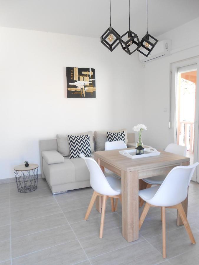 טרוגיר Apartments With A Parking Space Okrug Gornji, Ciovo - 13859 מראה חיצוני תמונה